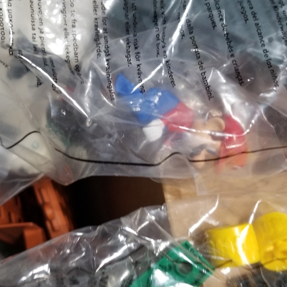 Mario & Luigi Starting Line Building Set - Picture 5 of 7